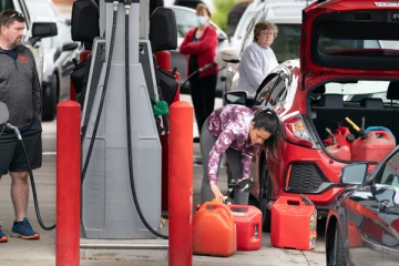 පෙට්‍රල් කෑන් වල ගොඩක් කල් Store කරලා තියාගන්න පුළුවන්ද?