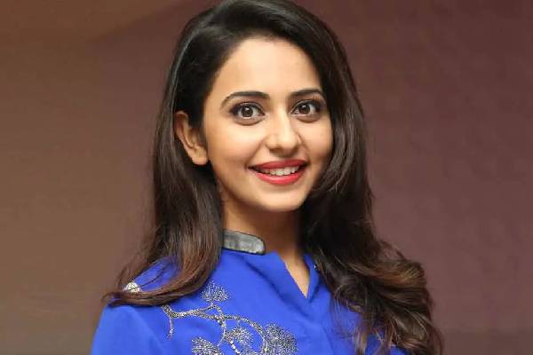 செம ட்ரெண்டிங் லுக்கில் மிரள வைத்த கார்த்தி பட நடிகை... குவியும் லைக்குகள் | Rakul Preet New Trendy Photos Goes Viral