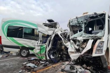 வெளிநாடொன்றில் கோரவிபத்து பலர் பலி
