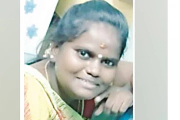 ஓடும் ரயிலில் சுருண்டு விழுந்து உயிரிழந்த 30 வயது இளம்பெண்! கண்ணெதிரே கண்ட ஒரு காட்சியால் அதிர்ச்சியில் உயிர் பிரிந்த சோகம்