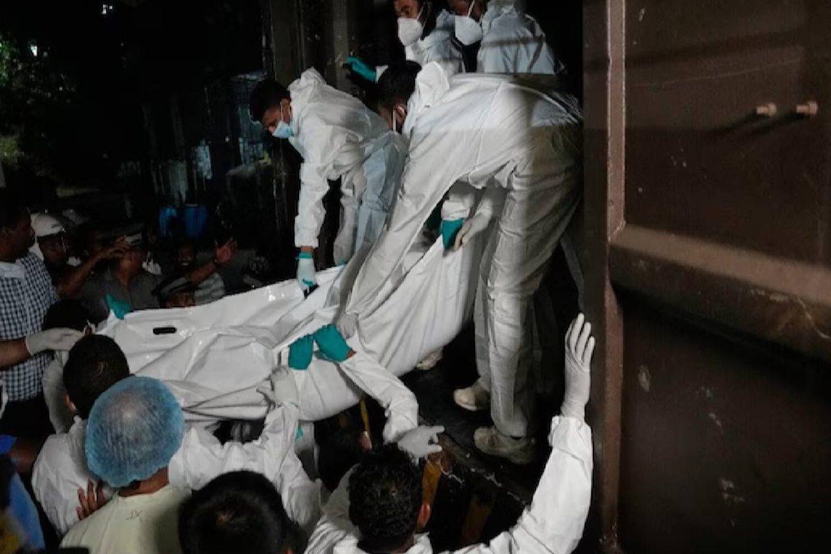 அமெரிக்க தாக்குதலில் உயிரிழந்த ஈரானிய மாலுமிகளின் உடல்கள் தாயகம் அனுப்பப்பட்டது | Bodies Iranian Sailor Killed Us Strike Repatriated