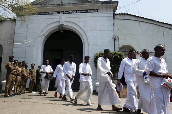 மருத்துவமனையில் இருந்து திடீரென சிறைச்சாலைக்கு மாற்றப்பட்ட கைதிகள் | Sri Lankan Prisoners
