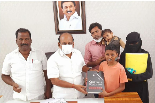 மதம் தாண்டிய ஒற்றுமை குறித்து பேசி பிரபலமடைந்த சிறுவன் அப்துலுக்கு புதிய வீடு - அமைச்சர் அறிவிப்பு - தமிழ்நாடு