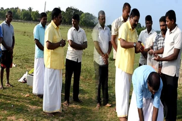 கிளிநொச்சி - கனகபுரம் மாவீரர் துயிலுமில்லத்தில் சிரமதானப் பணி (Photos)