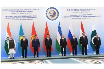 ஷாங்காய் ஒத்துழைப்பு உச்சி மாநாடு - ஒரே மேடையில் முதல் முறையாக சீன அதிபருடன் பிரதமர் மோடி