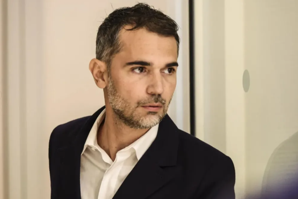 ஆண் என கேலி செய்யப்படும் பிரான்ஸ் ஜனாதிபதியின் மனைவி: மகள் வேதனை | Daughter Say Cyberbullying Affect Brigitte Health ஆண் என கேலி செய்யப்படும் பிரான்ஸ் ஜனாதிபதியின் மனைவி: மகள் வேதனை | Daughter Say Cyberbullying Affect Brigitte Health