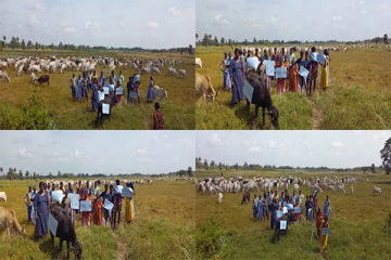 கிளிநொச்சியில் பண்ணையாளர்கள் போராட்டம் (Photos)