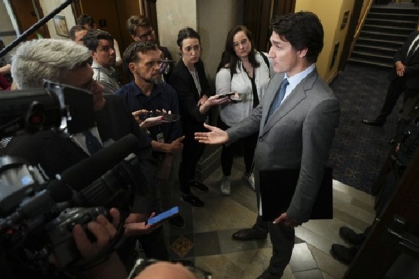 ரஷ்யாவின் நிலைமை குறித்து அவதானிக்கப்படுவதாக கனடா அறிவிப்பு | Ottawa Says It S Monitoring Tensions In Russia