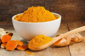 தினமும் முகத்திற்கு மஞ்சள் பயன்படுத்துபவர்களா நீங்கள்? அப்போ தெரிந்து கூட இந்த தவுறுகளை செய்து விடாதீர்கள்!