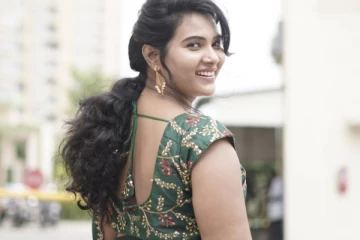 திவ்யா துரைசாமி சேலையில் அழகிய போட்டோஷூட்