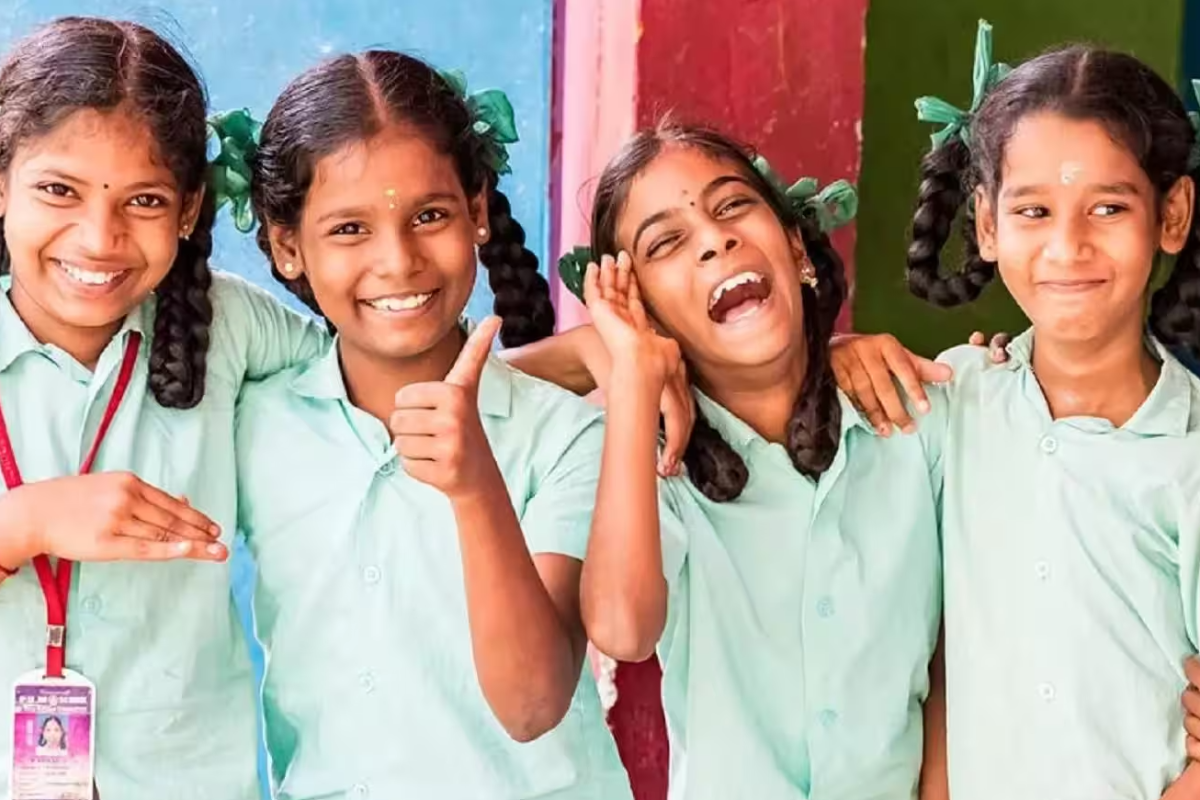 செல்வமகள் சேமிப்பு திட்டம்.., மாதம் ரூ.3,000 சேமித்தால் எவ்வளவு கிடைக்கும்? | Sukanya Samriddhi Yojana Details In Tamil செல்வமகள் சேமிப்பு திட்டம்.., மாதம் ரூ.3,000 சேமித்தால் எவ்வளவு கிடைக்கும்? | Sukanya Samriddhi Yojana Details In Tamil