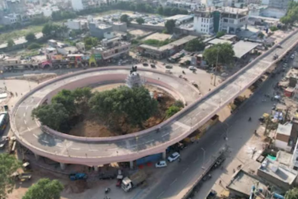 போக்குவரத்து சிக்னல் இல்லாத இந்திய முதல் நகரம்: குவியும் மாணவர்கள்: காரணம் இதுதான்! | Which Is 1St Traffic Light Free City In India