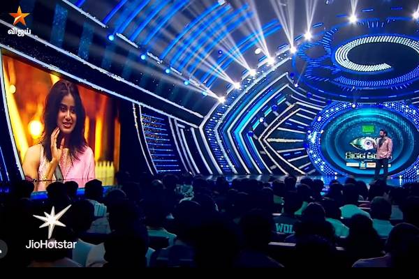 ஆதிரைக்கு எழுந்து பதில் சொல்ல தெரியாதா? சர்ச்சையில் சிக்கிய விஜய் சேதுபதி! | Bigg Boss 9 12Th Oct Vijay Sethupathi Promo Viral