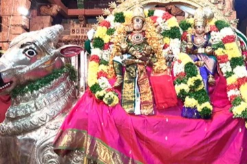 பக்தர்கள் இன்றி நடைபெற்ற திருவிளையாடல்- மதுரை மீனாட்சி அம்மன் கோவிலில் நடந்த சுவாரஸ்யம்