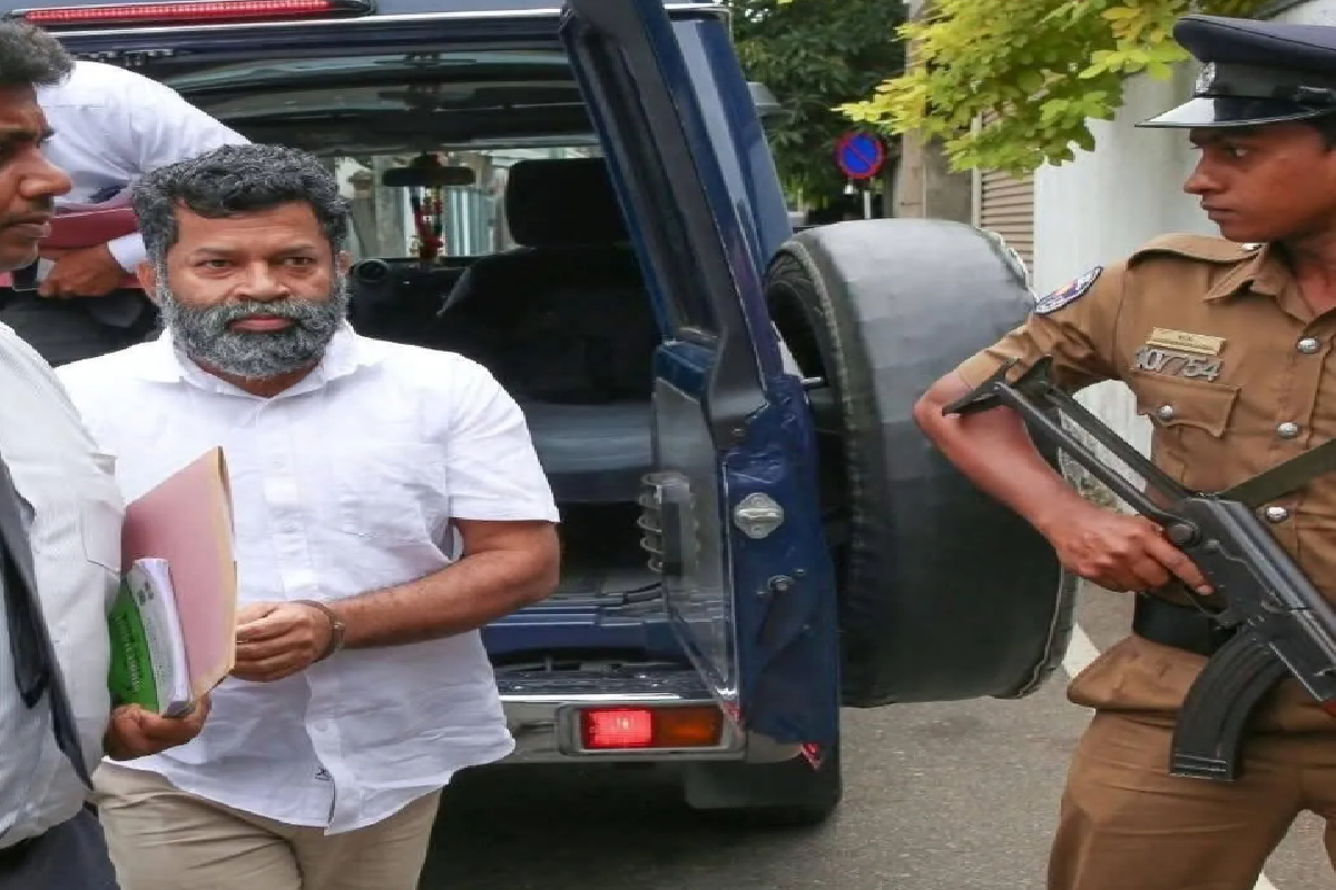 பிள்ளையானுக்கு திடீர் சுகயீனம்; மருத்துவமனையில் அனுமதி | Pillayan Falls Ill Admitted To Hospital Prison பிள்ளையானுக்கு திடீர் சுகயீனம்; மருத்துவமனையில் அனுமதி | Pillayan Falls Ill Admitted To Hospital Prison