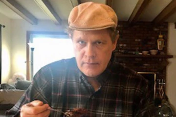 தவறாக கைது செய்யப்பட்டு, 2 ஆண்டுகள் மனநல மருத்துவமனையில் கொடுமையை அனுபவித்த நபர்!