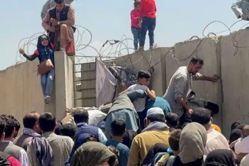 காபூல் விமான நிலையத்தில் 7 பேர் மரணம்! அமெரிக்கா தான் காரணம்: தாலிபான் குற்றச்சாட்டு