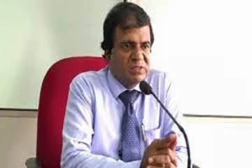 இராணுவத்துக்கு வழங்கப்பட்ட தடுப்பூசிகளே வன்னி மக்களுக்கு ஏற்றப்படுகின்றன! - வடக்கு சுகாதார பணிப்பாளர் விளக்கம்