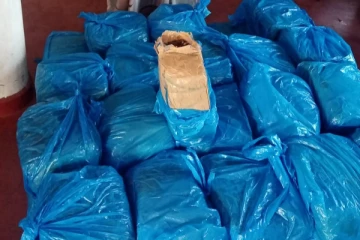 யாழில் 120 கிலோ கஞ்சா விசேட அதிரடிப்படையினரால் மீட்பு (PHOTOS)