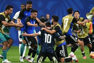 ආන්දෝලනාත්මක සටනින් FIFA හෙල්ලයි - ලොව පුරා රසිකයින් ඇස්පිය නොහෙලා බලා සිටියදී ආර්ජන්ටිනාව අවසන් මහා තරගයට