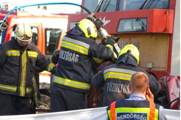 ஹங்கேரியாவில் இடம்பெற்ற கோரா விபத்து; 7 பேருக்கு நேர்ந்த கதி!