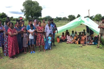 திருகோணமலை பெரியகுளம் பகுதியில் காணி வழங்கக்கோரி கவனயீர்ப்பு போராட்டம்