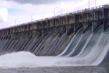 පවතින තත්ත්වය මත රාජාංගනය ජලාශයේ වාන් දොරටු 12ක් විවෘත කෙරේ