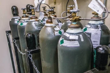 "ஆக்சிஜனுக்காக பிச்சையெடுங்கள்,திருடுங்கள்,கொள்ளையடிங்கள் எதாவது செய்து உயிரைக்  காப்பாற்றுங்கள்" - டெல்லி உயர்நீதிமன்றம்