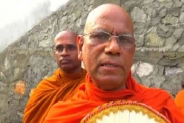 நாடாளுமன்ற உறுப்பினர்கள் மீது கடும் சீற்றத்தை வெளியிட்ட ஓமல்பே தேரர்!