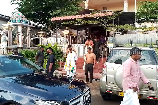 வடக்கு கிழக்கு தமிழருக்கு உடனடித் தீர்வு - இந்திய மத்திய இணை அமைச்சரிடம் யாழில் இடித்துரைப்பு! | Indian Minister Visit Jaffna Cultural Hall Opening