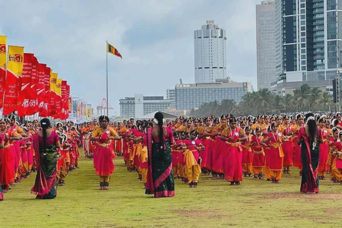கொழும்பில் 5000ற்கும் மேற்பட்ட பரதநாட்டியக் கலைஞர்களால் படைக்கப்பட்ட கின்னஸ் உலக சாதனை | Guinness Record Set By 5 000 Bharatanatyam Dancers கொழும்பில் 5000ற்கும் மேற்பட்ட பரதநாட்டியக் கலைஞர்களால் படைக்கப்பட்ட கின்னஸ் உலக சாதனை | Guinness Record Set By 5 000 Bharatanatyam Dancers