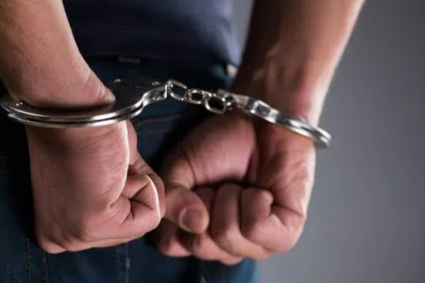 ஆவா குழு வினோத் உட்பட இருவர் கைது | Aava Group Vinoth Arrested With Heroin And A Bomb