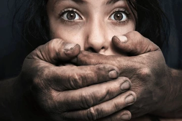 இலங்கையில் பாடசாலை கழிவறையில் வைத்து துஷ்பிரயோகம் செய்த ஆசிரியர்