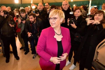 வெளிநாடொன்றில் முதல் முறையாக அதிபரான பெண்!