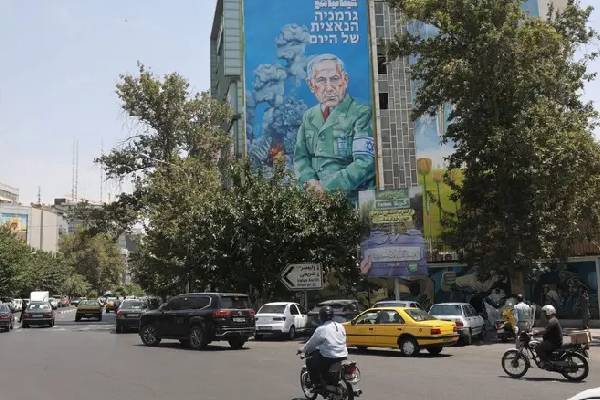 ஈரானிய மக்களை வீதிகளில் இறங்கி போராட அழைப்பு விடுத்த இஸ்ரேல் | Netanyahu Calls Iranians Take The Streets