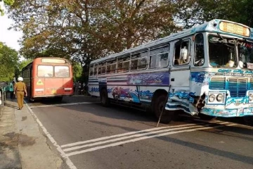 மட்டக்களப்பு பிரதான வீதியில்  பாரிய விபத்து: மூவருக்கு நேர்ந்த சோகம்