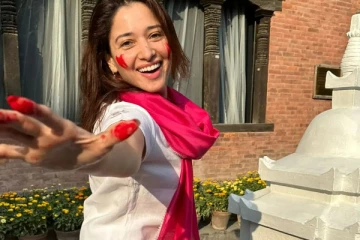 ஹோலி கொண்டாடிய தமன்னா.. எப்படி இருக்கிறார் பாருங்க