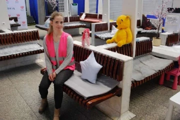 கனடாவில், உக்ரைன் தாய்க்கு ஏதிலி அந்தஸ்து, 6 வயது மகனுக்கு இல்லை