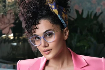 கவர்ச்சியான ஆடையுடன் கடவுளை அவமதித்தாரா நடிகை டாப்சி?