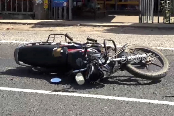 மட்டக்களப்பு ஏறாவூரில் விபத்து! இருவர் படுகாயம் | Accident In Eravur Batticaloa