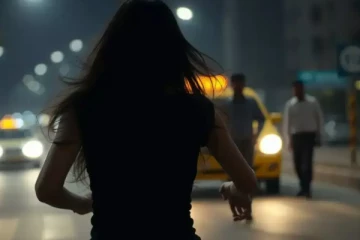 45 வயதுடைய பெண் கடத்தப்பட்டு கூட்டு வன்புனர்வு ; ஐவர் கைது