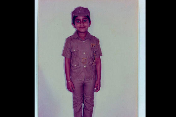 நடிகர் நிவின் பாலியின் சிறு வயது புகைப்படத்தை பார்த்துள்ளீர்களா.. எவ்வளவு சுட்டியாக இருக்கிறார் பாருங்க | Nivin Pauly Childhood Pic