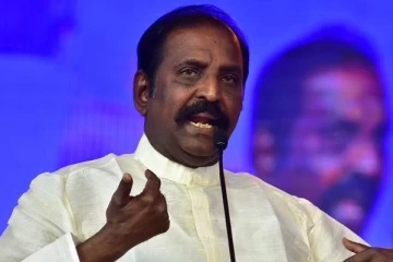 வெளிநாடுகளில் நூறு பாடல்களுக்கு ஒரு தீவை வாங்கிவிடலாம், ஆனால் நான்.. மனமுடைந்து பேசிய வைரமுத்து!