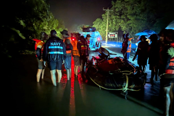 அனுராதபுர வெள்ளப்பெருக்கில் சிக்கிய 40 பேர் மீட்பு; ஜனாதிபதி விடுத்த உத்தரவு | 40 People In Anuradhapura Bus Floods Rescued