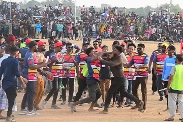 நோன்பு பெருநாளை முன்னிட்டு நடத்தப்பட்ட போட்டி நிகழ்வில் கைகலப்பு (Photos)