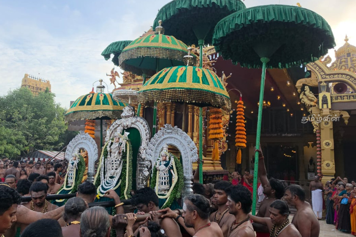 யாழ். கந்தனை காண குவியும் பக்தர்கள் - சிறப்பாக நடந்து முடிந்த 10ஆம் நாள் மஞ்சத் திருவிழா | Jaffna Devotees Gather To See Kanthan யாழ். கந்தனை காண குவியும் பக்தர்கள் - சிறப்பாக நடந்து முடிந்த 10ஆம் நாள் மஞ்சத் திருவிழா | Jaffna Devotees Gather To See Kanthan