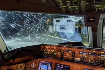 லண்டனில் இருந்து புறப்பட்ட விமானத்தில் கண்ணாடி விரிசல்! உயிர் தப்பிய 200 பயணிகள்