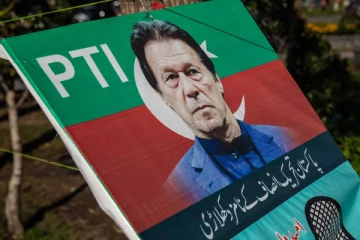 பாகிஸ்தான் தேர்தலில் எதிர்பாராத முடிவுகள்., இம்ரான் கான் ஆதரவு சுயேச்சைகள் முன்னிலை