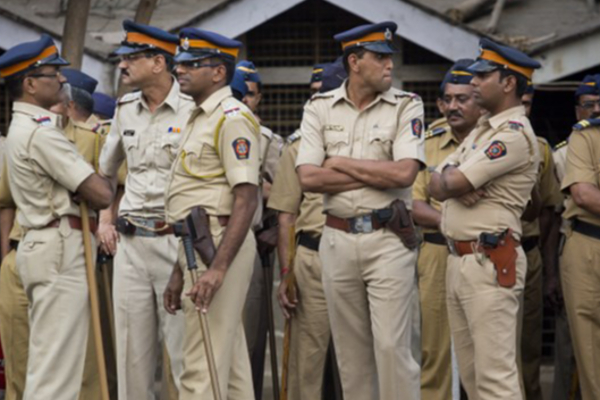 இந்தியாவில் 15 சிங்கள இளைஞர்கள் கைது! பின்னணி என்ன? வெளிவந்துள்ள தகவல் - ஐபிசி தமிழ்