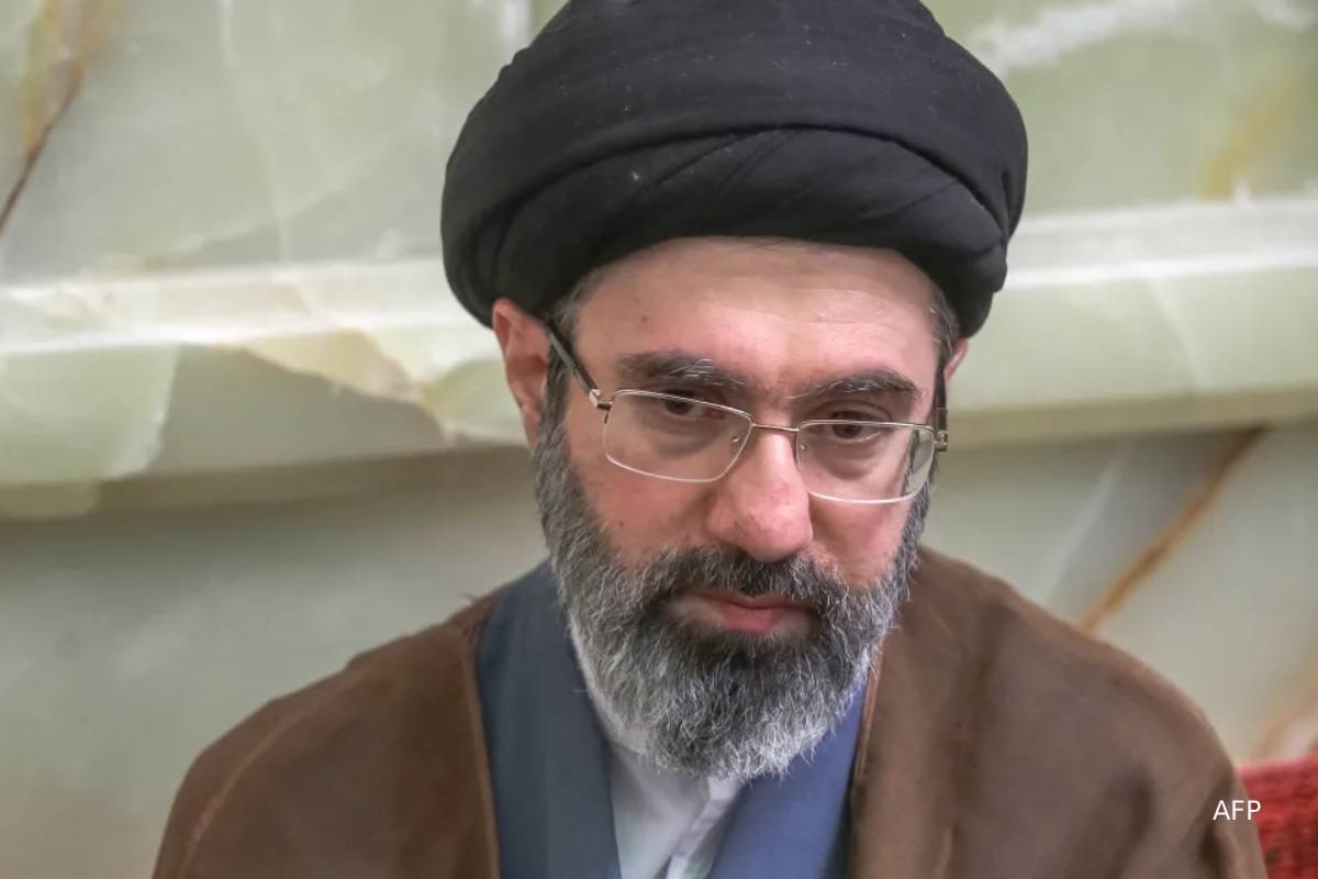 ஈரானில் போர் நடப்பதே தெரியாது... கோமாவில் மொஜ்தபா காமெனி: கசிந்துள்ள புதிய தகவல் | Mojtaba Khamenei Unaware War